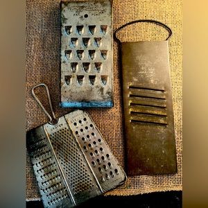 Vintage Grater Set